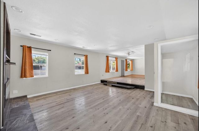 2709-2711 Walnut Ave, Carmichael, CA 95608
