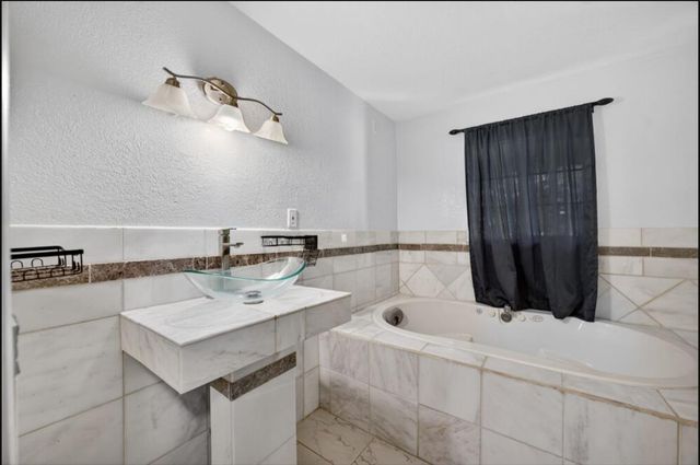 2709-2711 Walnut Ave, Carmichael, CA 95608