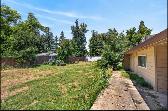 2709-2711 Walnut Ave, Carmichael, CA 95608