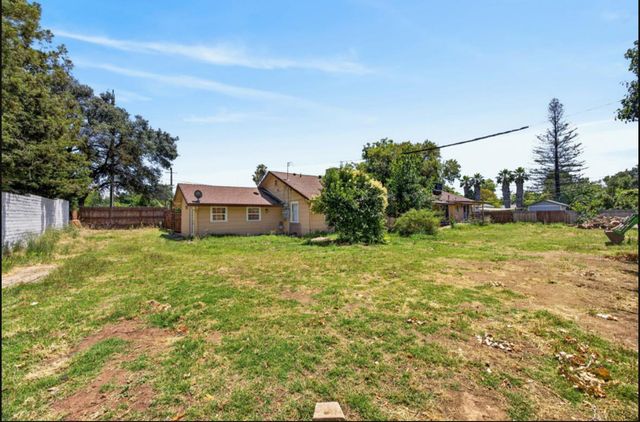 2709-2711 Walnut Ave, Carmichael, CA 95608