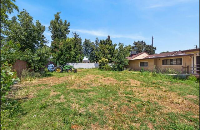 2709-2711 Walnut Ave, Carmichael, CA 95608