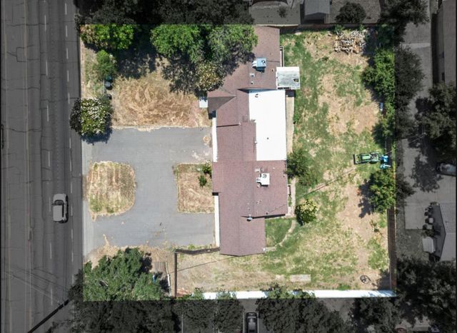 2709-2711 Walnut Ave, Carmichael, CA 95608
