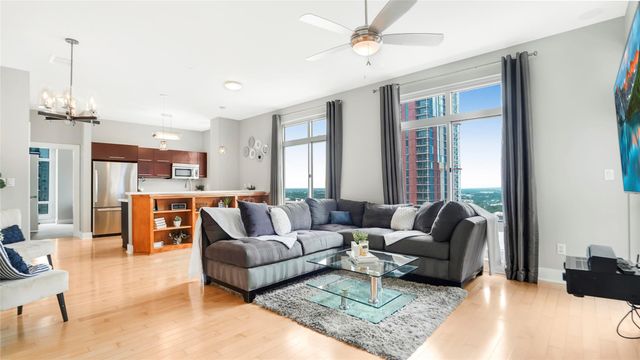 603 Davis ST 2204, Austin, TX 78701