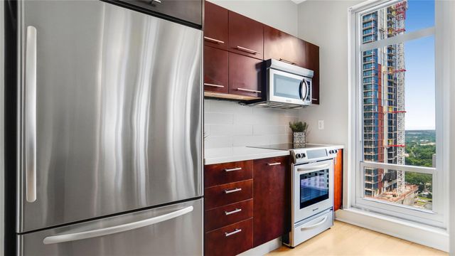 603 Davis ST 2204, Austin, TX 78701