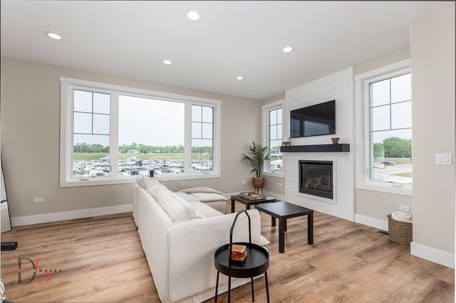 208 Leeward Way, Ottawa, IL 61350