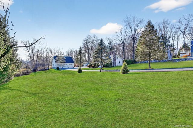 17 Pine Hill Road, Highland Mills, NY 10930