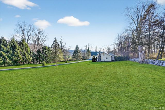 17 Pine Hill Road, Highland Mills, NY 10930