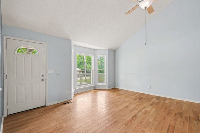 608 South Evening Shade, White Bluff, TN 37187