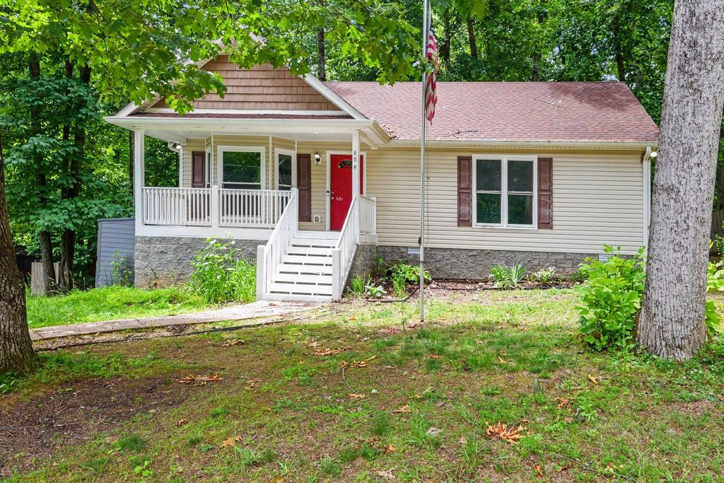 608 South Evening Shade, White Bluff, TN 37187