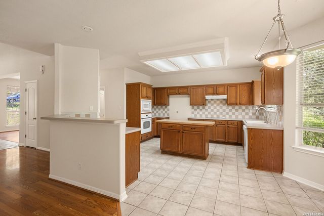 21007 LA PENA DR, San Antonio, TX 78258