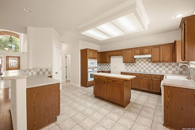 21007 LA PENA DR, San Antonio, TX 78258