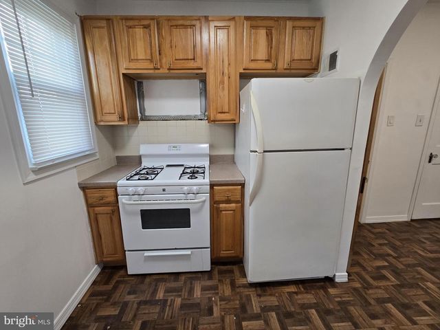 831 FANSHAW, Philadelphia, PA 19111