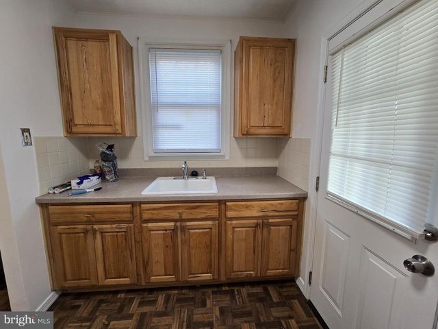 831 FANSHAW, Philadelphia, PA 19111