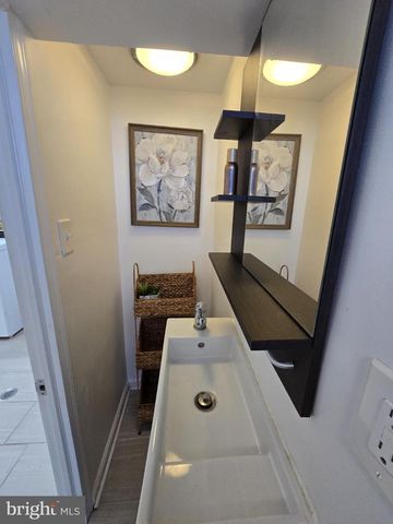 831 FANSHAW, Philadelphia, PA 19111