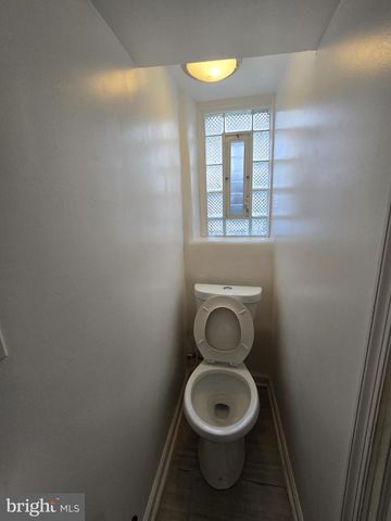 831 FANSHAW, Philadelphia, PA 19111