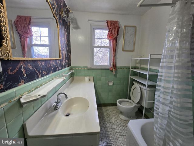 831 FANSHAW, Philadelphia, PA 19111