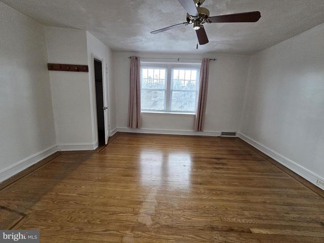 831 FANSHAW, Philadelphia, PA 19111