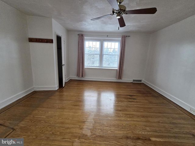 831 FANSHAW, Philadelphia, PA 19111