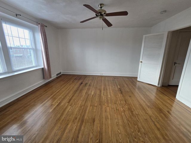 831 FANSHAW, Philadelphia, PA 19111