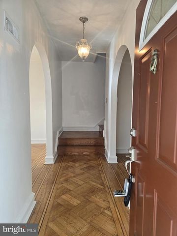 831 FANSHAW, Philadelphia, PA 19111