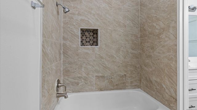 14614 HIGHLAND RDG, San Antonio, TX 78233