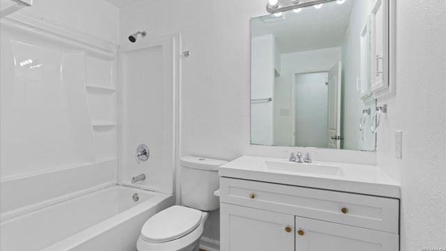 14614 HIGHLAND RDG, San Antonio, TX 78233
