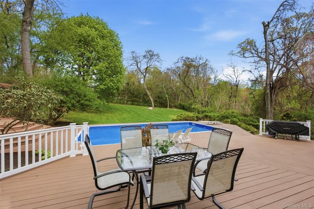 5 Allyson Place, East Setauket, NY 11733