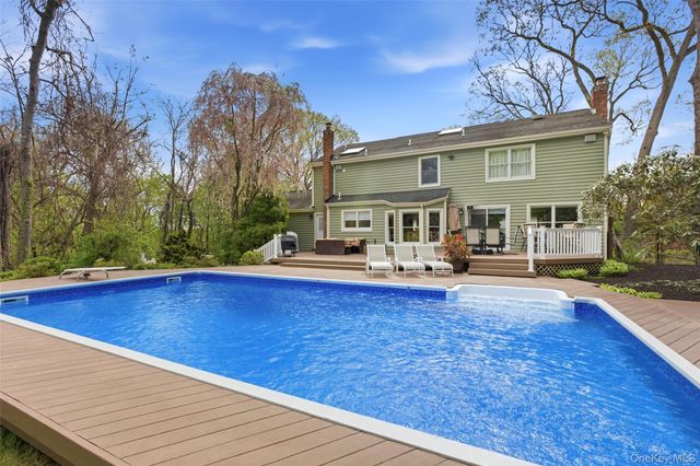 5 Allyson Place, East Setauket, NY 11733