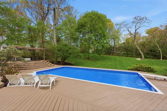 5 Allyson Place, East Setauket, NY 11733
