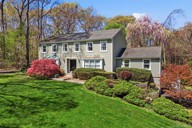 5 Allyson Place, East Setauket, NY 11733