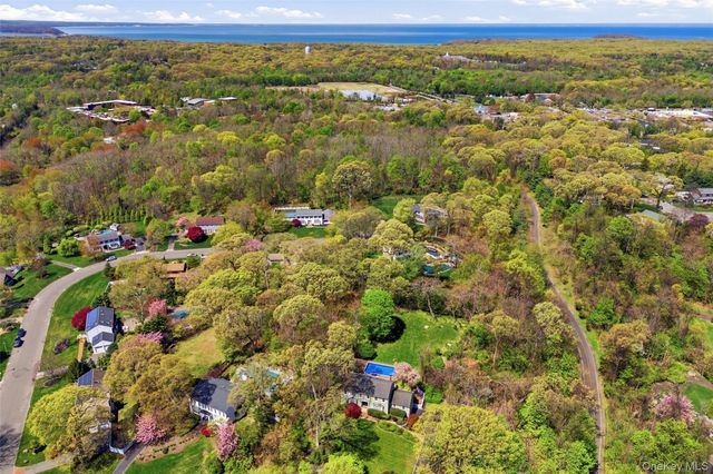 5 Allyson Place, East Setauket, NY 11733