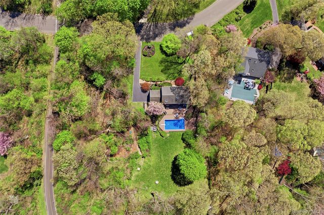 5 Allyson Place, East Setauket, NY 11733