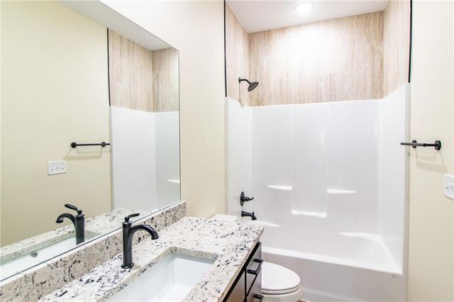 107 S Jefferson Avenue, Knob Noster, MO 65336