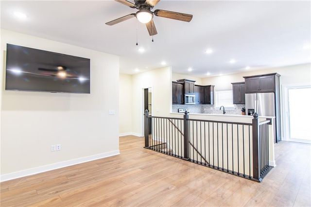 107 S Jefferson Avenue, Knob Noster, MO 65336