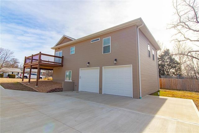 107 S Jefferson Avenue, Knob Noster, MO 65336