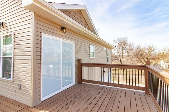 107 S Jefferson Avenue, Knob Noster, MO 65336