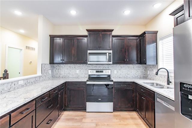 107 S Jefferson Avenue, Knob Noster, MO 65336