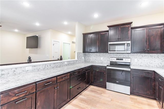 107 S Jefferson Avenue, Knob Noster, MO 65336