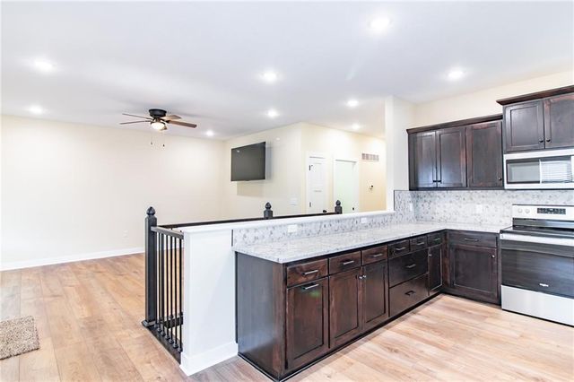 107 S Jefferson Avenue, Knob Noster, MO 65336