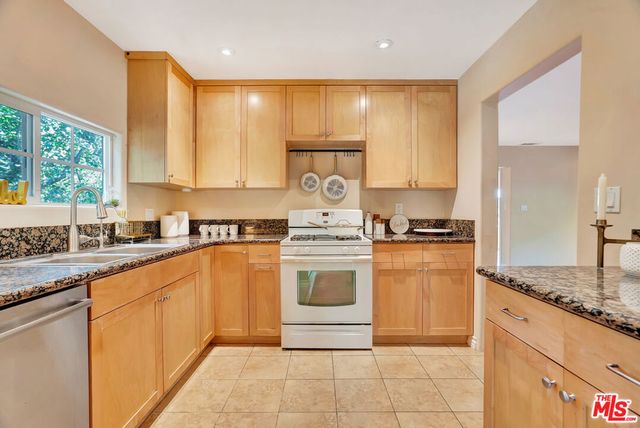 10743 Mountair Avenue, Tujunga, CA 91042