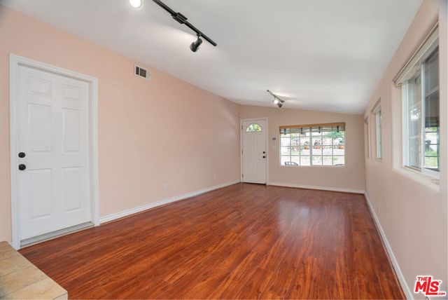 10743 Mountair Avenue, Tujunga, CA 91042