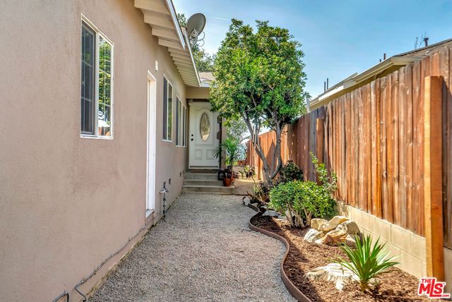 10743 Mountair Avenue, Tujunga, CA 91042