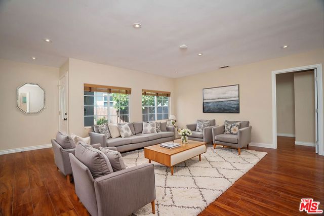 10743 Mountair Avenue, Tujunga, CA 91042