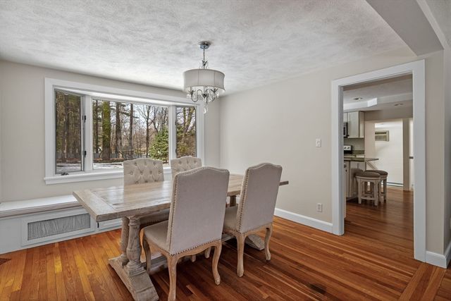 9 Oxbow Road, Lynnfield, MA 01940