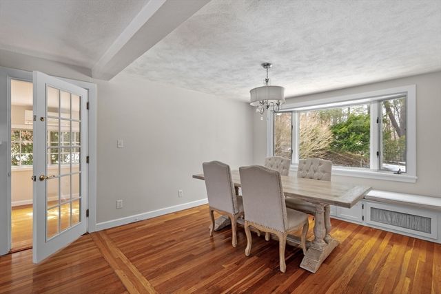 9 Oxbow Road, Lynnfield, MA 01940