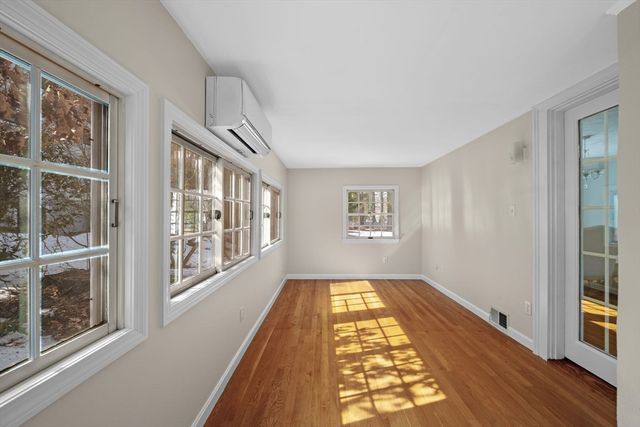 9 Oxbow Road, Lynnfield, MA 01940