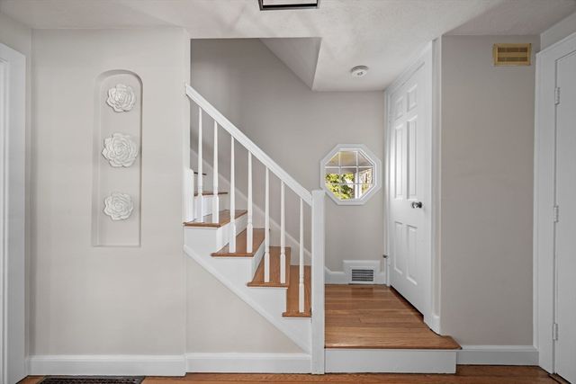 9 Oxbow Road, Lynnfield, MA 01940