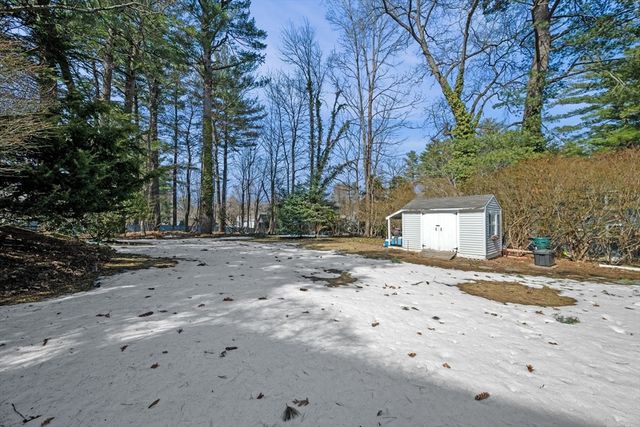 9 Oxbow Road, Lynnfield, MA 01940