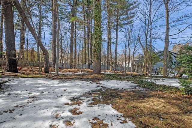 9 Oxbow Road, Lynnfield, MA 01940