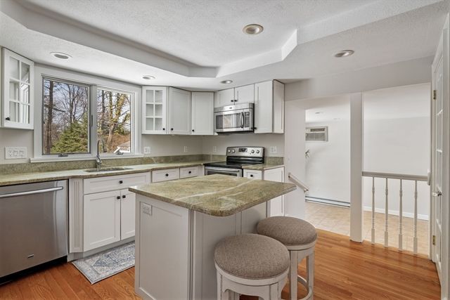 9 Oxbow Road, Lynnfield, MA 01940